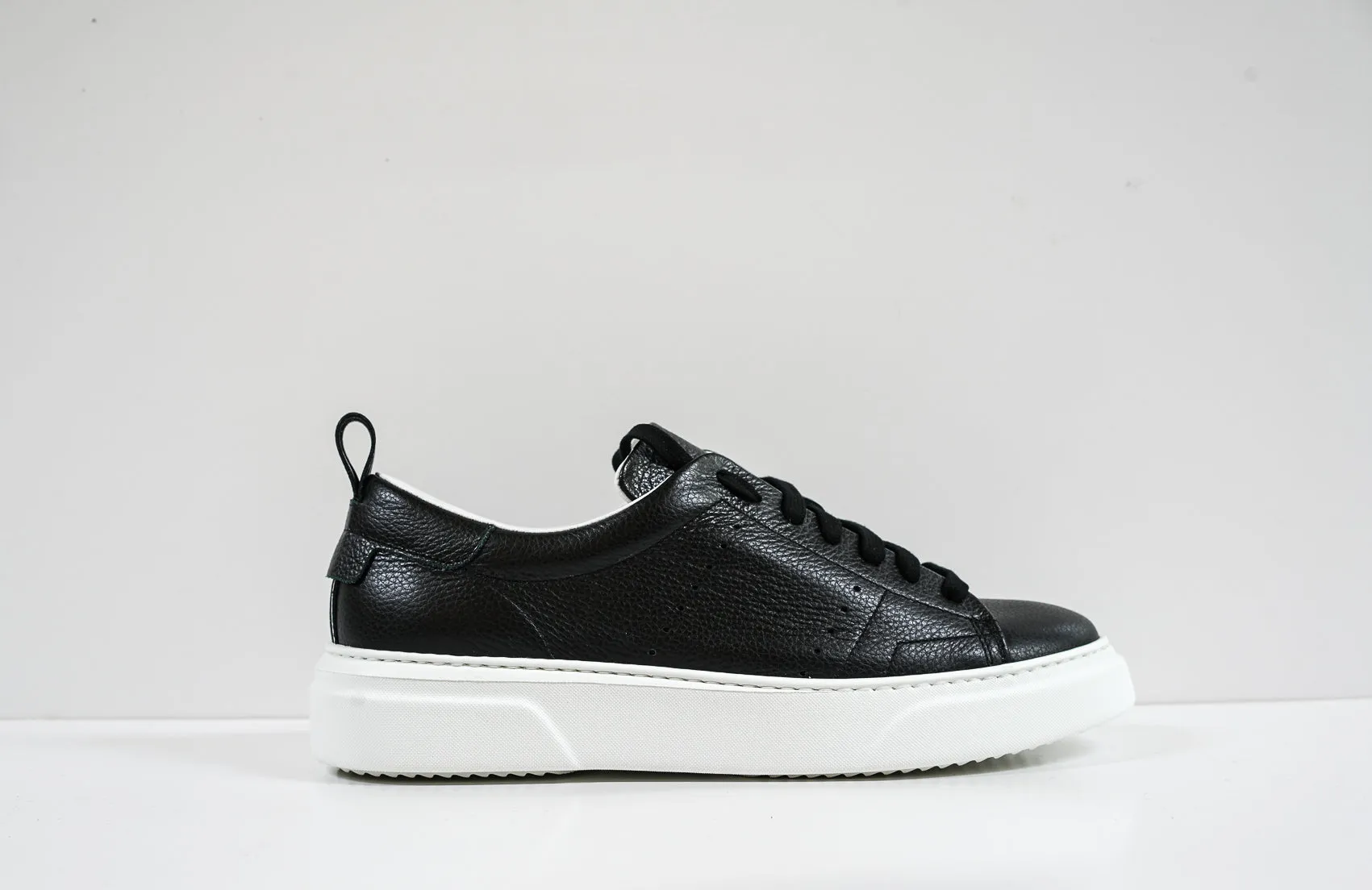 Stokton Men's Black Leather Sneaker Bubka. Size 41