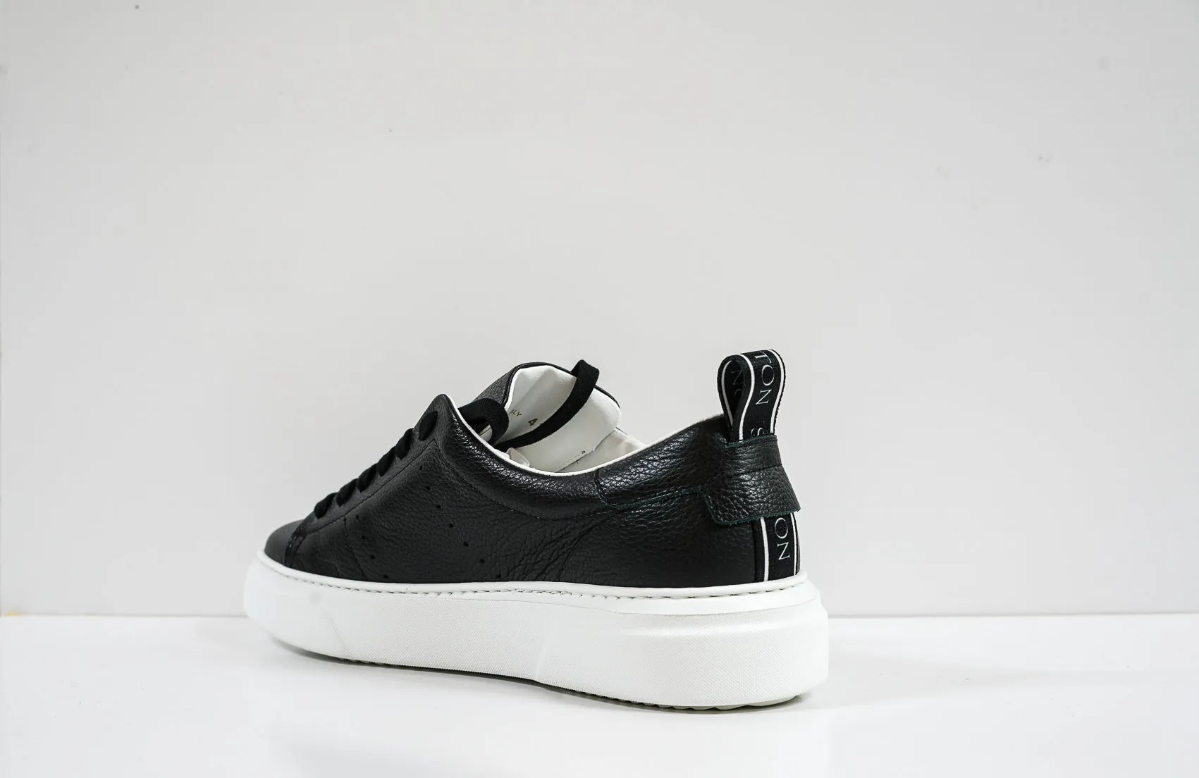 Stokton Men's Black Leather Sneaker Bubka. Size 41