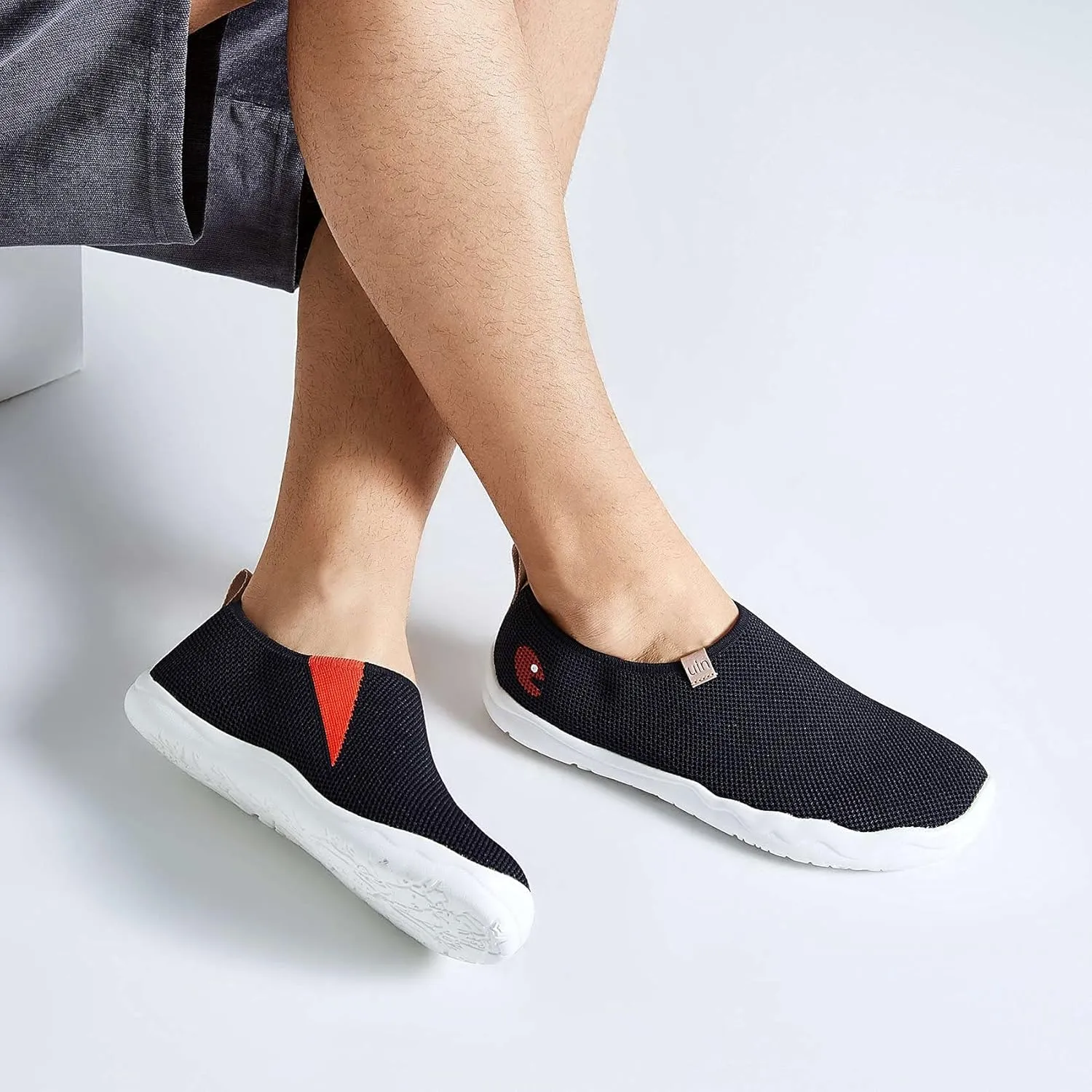 UIN Men's Walking Travel Shoes Slip On Canvas Casual Loafers Lightweight Comfort Fashion Sneaker Happy Doggies