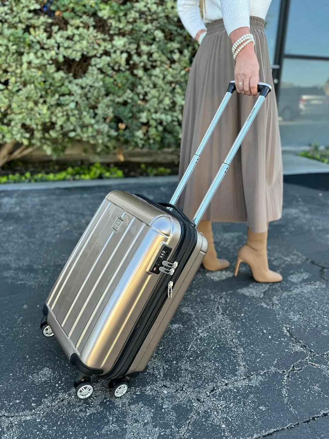 World Traveler VentureX Airline Approved Carry-On Luggage  Lightweight Hardside Suitcase with Spinner Wheels, Contour Champagne, 20-inch